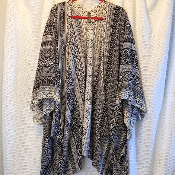 (SOLD) Lane Bryant Kimono Cover Up - Picture 6 of 8
